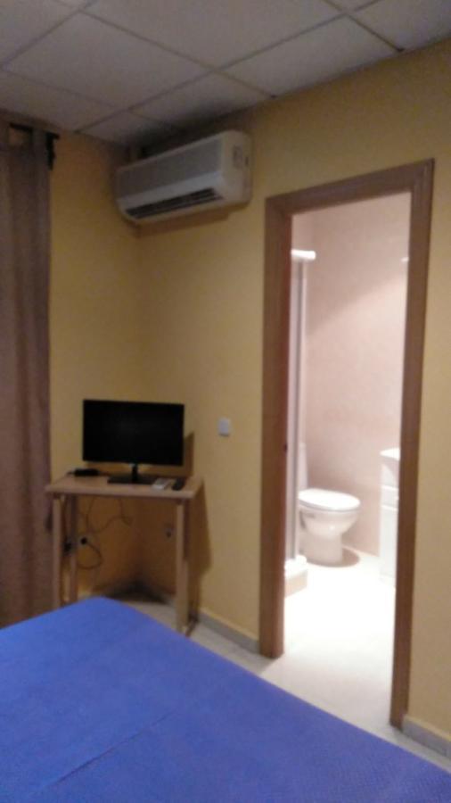 ולייה דה סן אנטוניו Hostal Ds מראה חיצוני תמונה
